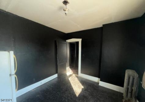 304 S Burnett Street East Orange NJ 07018