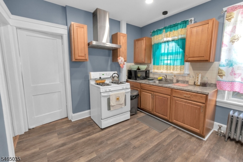 278 18TH Avenue Paterson NJ 07504