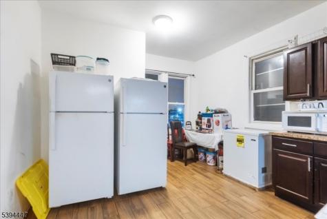 552 Norwood Street East Orange NJ 07018
