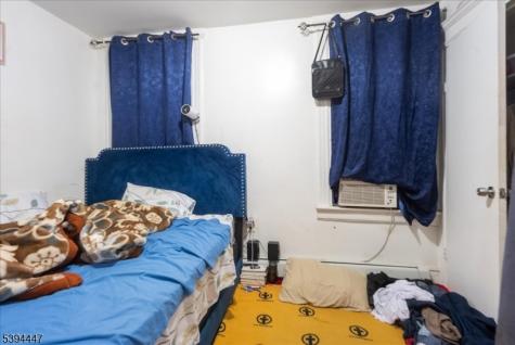 552 Norwood Street East Orange NJ 07018