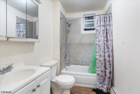 552 Norwood Street East Orange NJ 07018