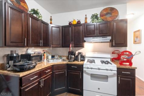 552 Norwood Street East Orange NJ 07018