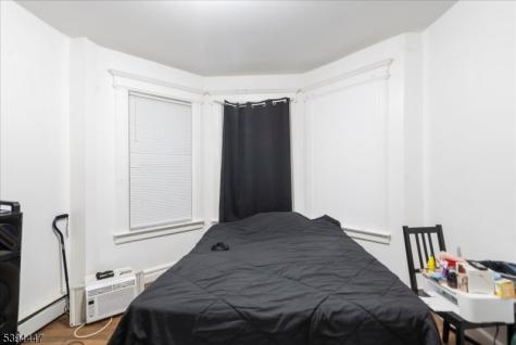 552 Norwood Street East Orange NJ 07018