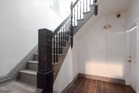 552 Norwood Street East Orange NJ 07018