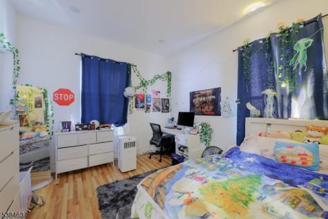 60 Amherst Street East Orange NJ 07018