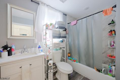 60 Amherst Street East Orange NJ 07018