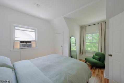 60 Amherst Street East Orange NJ 07018