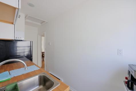 60 Amherst Street East Orange NJ 07018