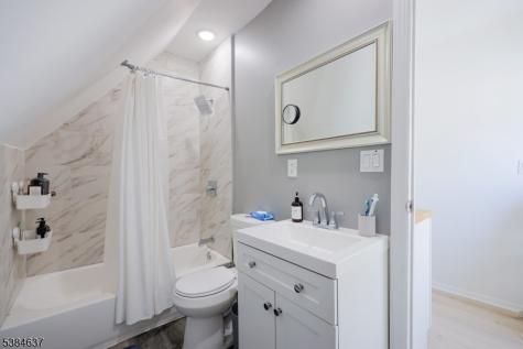 60 Amherst Street East Orange NJ 07018