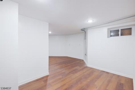 60 Amherst Street East Orange NJ 07018