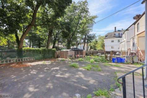 60 Amherst Street East Orange NJ 07018