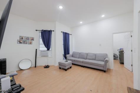 60 Amherst Street East Orange NJ 07018