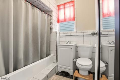 106 Wegman Parkway Jersey City NJ 07305