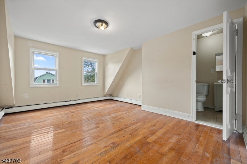 891 S 14th Street Newark NJ 07108