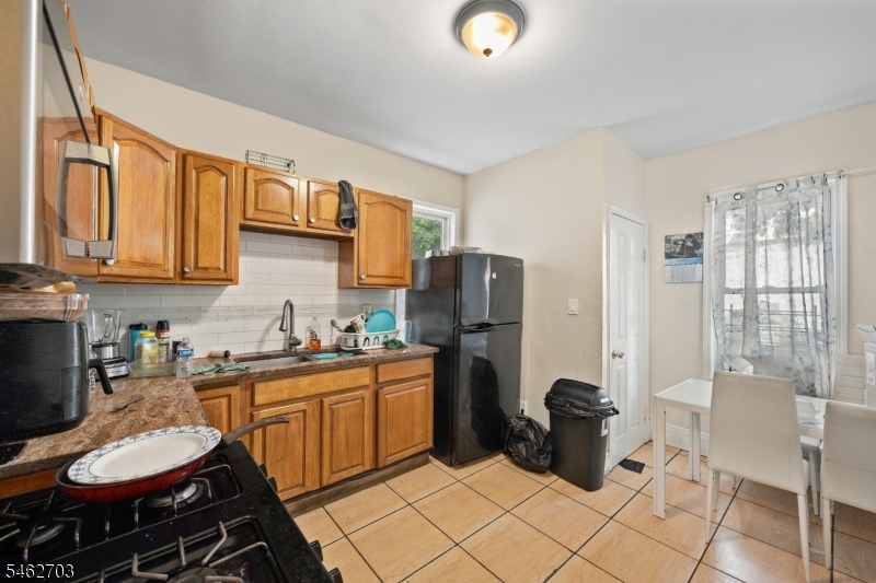 891 S 14th Street Newark NJ 07108