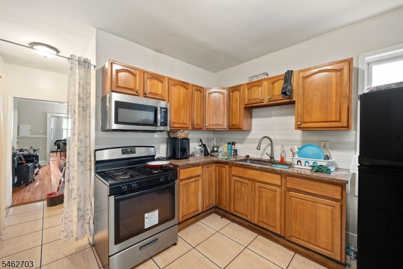 891 S 14th Street Newark NJ 07108