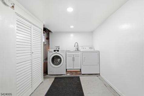 25 Florida Grove Road Woodbridge NJ 08832