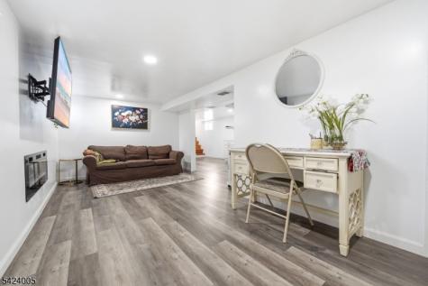 25 Florida Grove Road Woodbridge NJ 08832