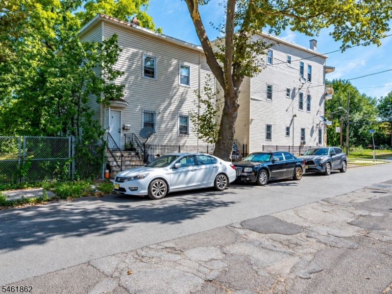 369 21ST Street Irvington NJ 07111