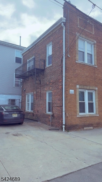 93 Davenport Avenue Newark NJ 07107