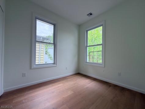 348 Woodside Newark NJ 07104