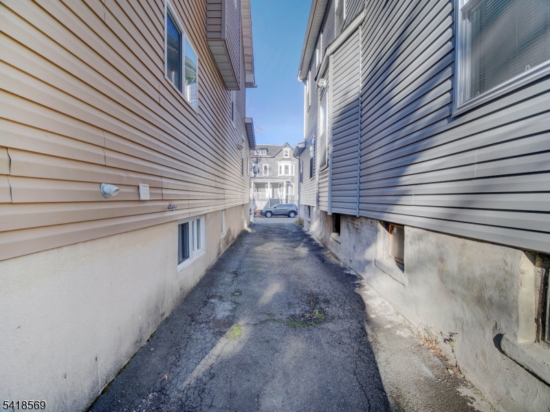 76 Amherst Street East Orange NJ 07018