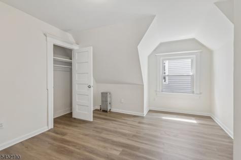 19 Nassau Place East Orange NJ 07018