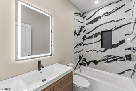 28 Grove Terrace Irvington NJ 07111