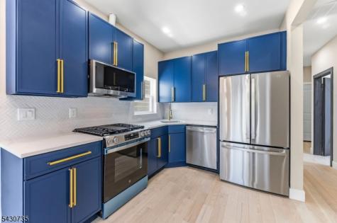 28 Grove Terrace Irvington NJ 07111