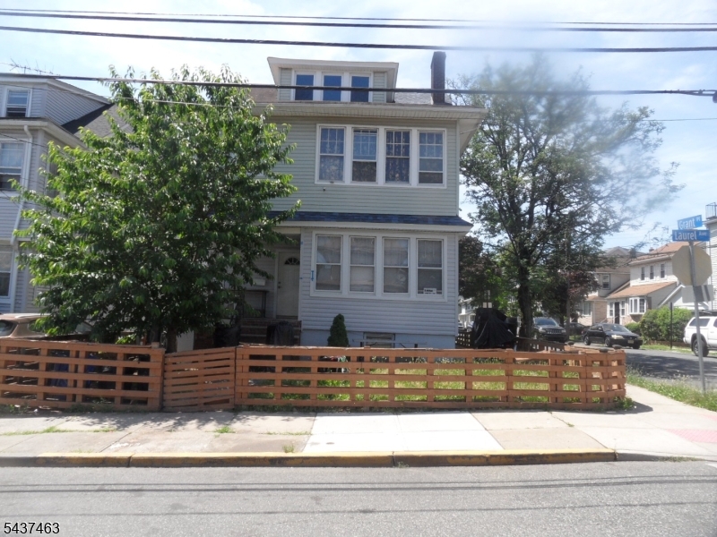 15 Laurel Avenue Irvington NJ 07111