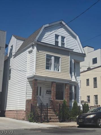 38 20TH Avenue Irvington NJ 07111