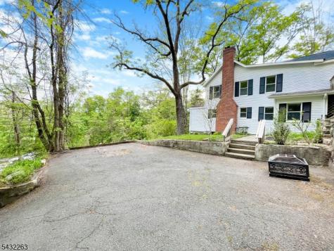 270 Macopin Road Bloomingdale NJ 07403