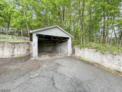 270 Macopin Road Bloomingdale NJ 07403