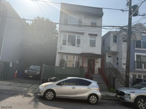 374 Chadwick Avenue Newark NJ 07112