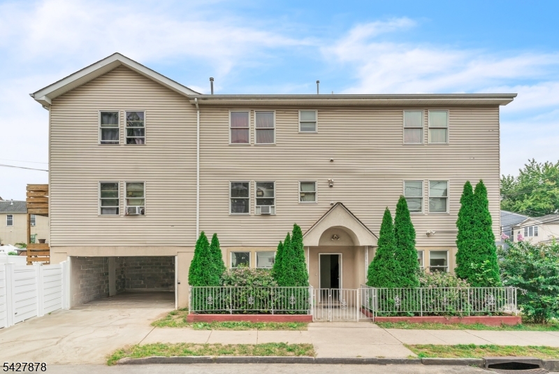 24 12TH Avenue Paterson NJ 07501