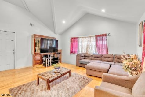 24 12TH Avenue Paterson NJ 07501