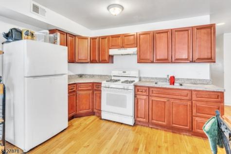 24 12TH Avenue Paterson NJ 07501