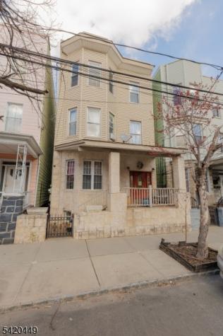 212 Maple Street Weehawken NJ 07086