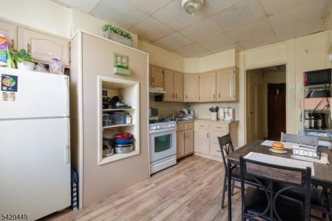 212 Maple Street Weehawken NJ 07086