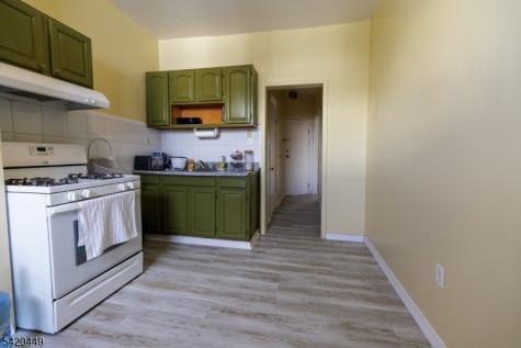 212 Maple Street Weehawken NJ 07086
