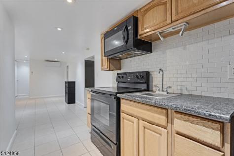 94 Manchester Avenue Paterson NJ 07502