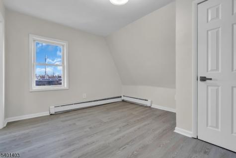 537 N Grove Street East Orange NJ 07017