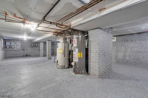 537 N Grove Street East Orange NJ 07017