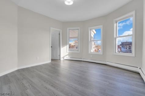 537 N Grove Street East Orange NJ 07017