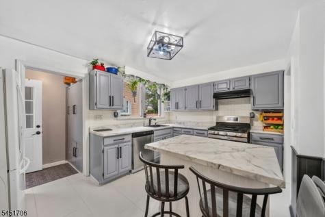 35 Lakeview Place Verona NJ 07044