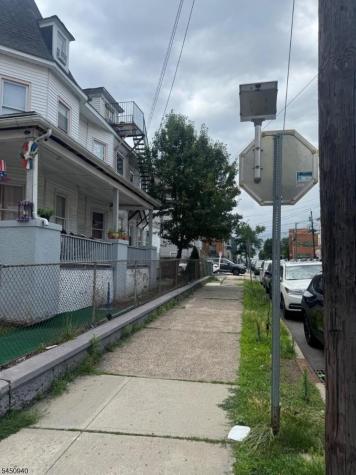 54 17TH Avenue Paterson NJ 07501