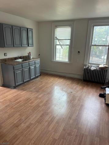 54 17TH Avenue Paterson NJ 07501