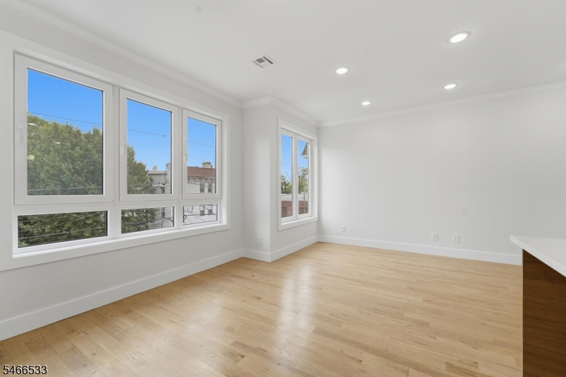 161 21ST Street Irvington NJ 07111