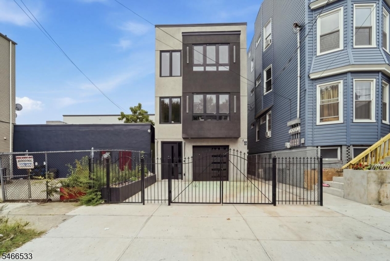 161 21ST Street Irvington NJ 07111