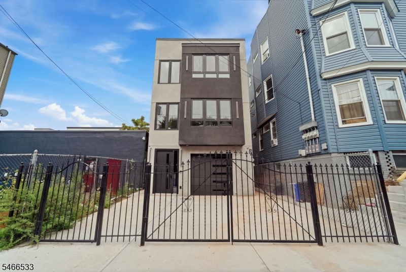 161 21ST Street Irvington NJ 07111